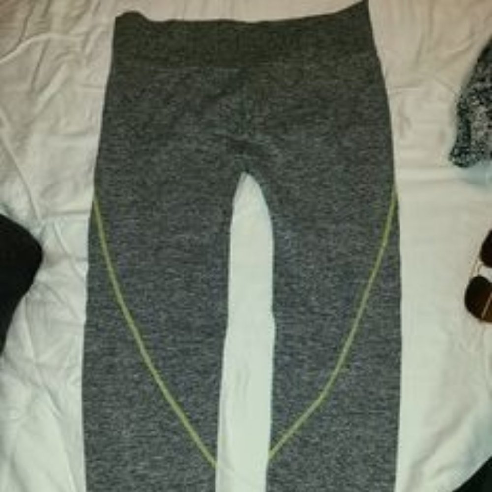 Poofworkit leggings, size M/L. Super soft.